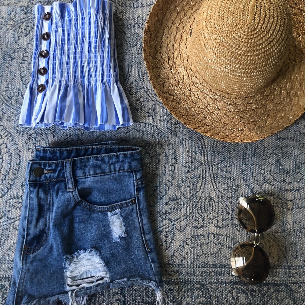 Distressed Jean Shorts - Picture 2 of 4